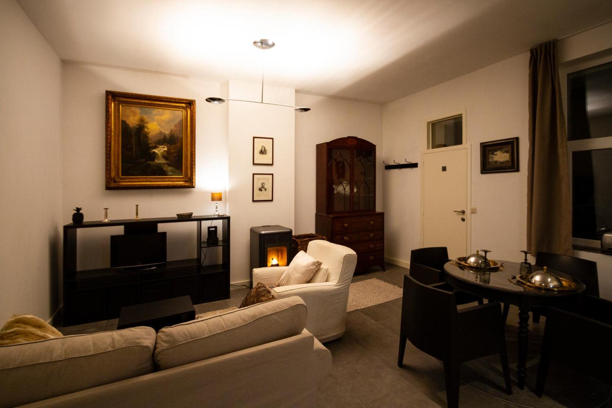 Apartment 60
